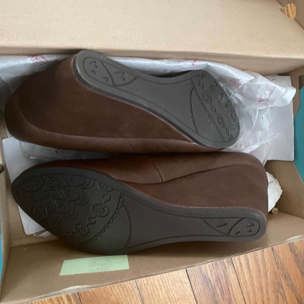 Shoes - Picture 3 of 3